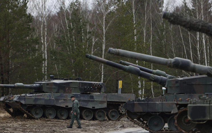 Глава Минобороны Чехии: Прага обсудит с ФРГ закупку танков Leopard 2А8