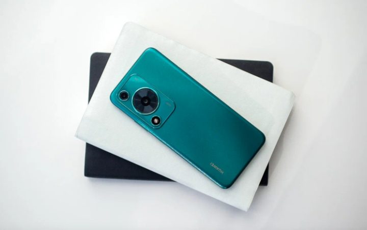 В Беларуси появился бюджетный смартфон Huawei nova Y72 с мощной батареей, двойной камерой и актуальным дизайном