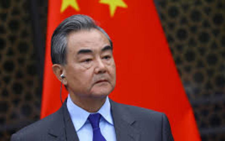 Глава МИД КНР Ван И: США не должны вмешиваться в дела Китая