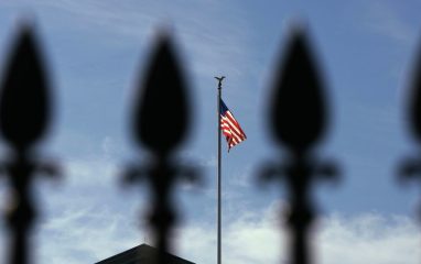 Белый дом: Прибалтика слишком агрессивна к России