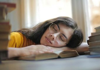 Как выжить в ночную смену: как по-научному уменьшить вред и снять усталость