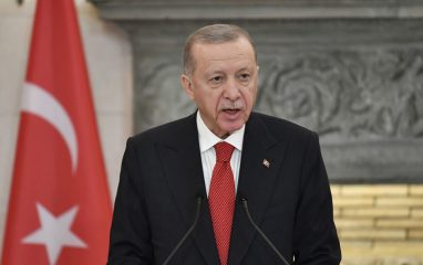 Президент Турции Эрдоган провел экстренное заседание после предупреждения о государственном перевороте