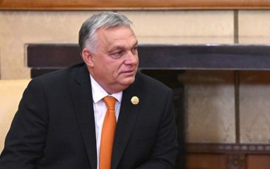 Премьер Венгрии Орбан: НАТО организует военную миссию в Украине