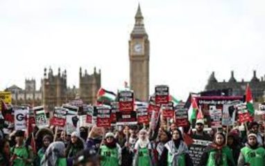 Тысячи людей митингуют за поддержку Палестины в Лондоне