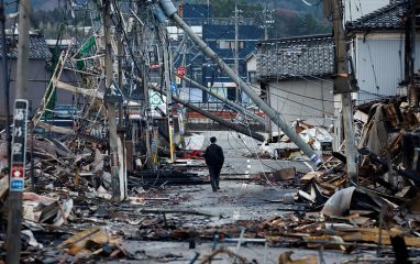Более 100 человек погибли из-за землетрясений в Японии