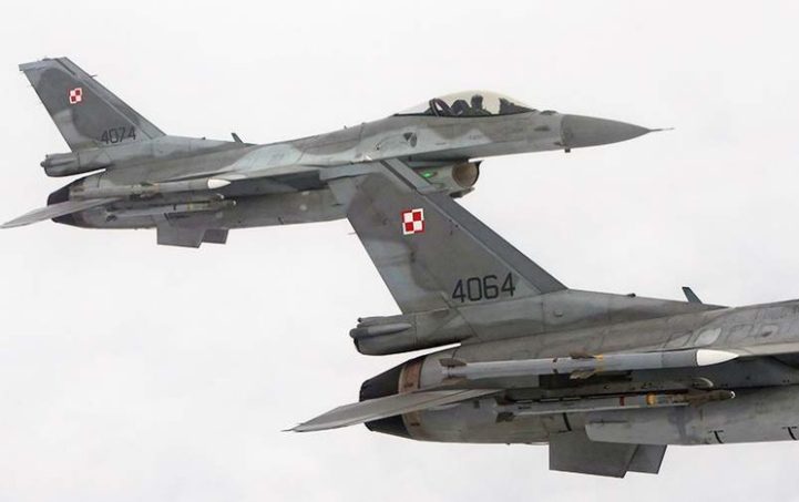 Польская армия подняла истребители из-за активности российской авиации