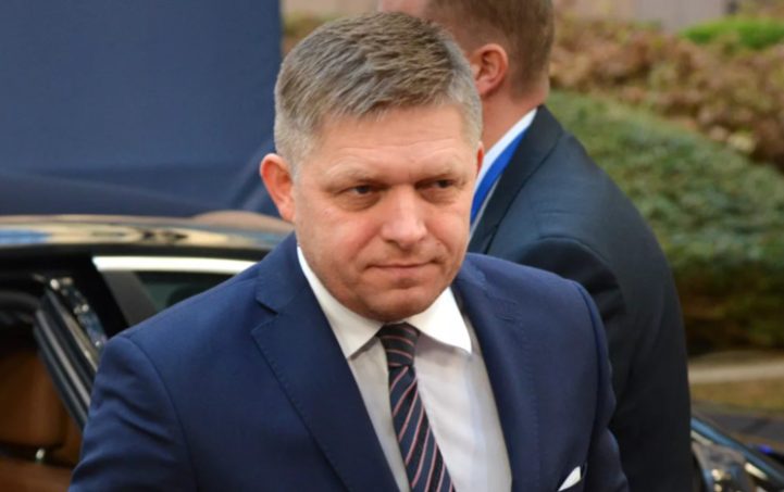 Премьер Словакии Фицо: страна прекращает поставлять вооружения Украине