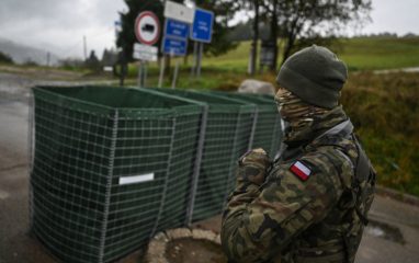 Express: власти Польши наращивают военную мощь из-за опасения России