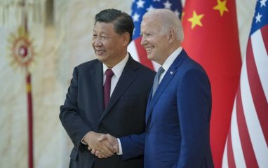 Bloomberg: США смогли обойти КНР в гонке за титул первой экономики мира