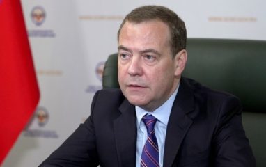 Медведев: гражданская война помешает США разжигать конфликты в мире