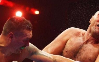 Украинский боксер Александр Усик стал абсолютным чемпионом мира