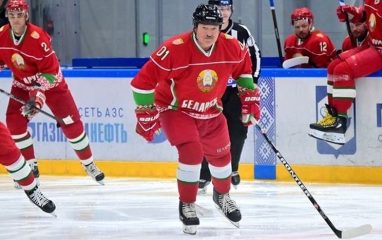 Президент РБ Лукашенко из-за травмы не смог принять участие в хоккейном матче своей команды