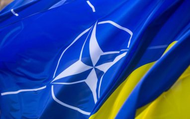 Адмирал Бауэр: вступление Украины в НАТО не решено окончательно