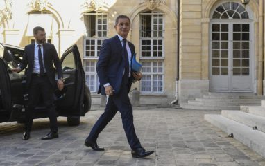 Глава МВД Франции: в стране серьезная террористическая угроза