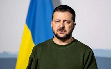 Президент Украины Зеленский: у Бога на плече шеврон с украинским флагом