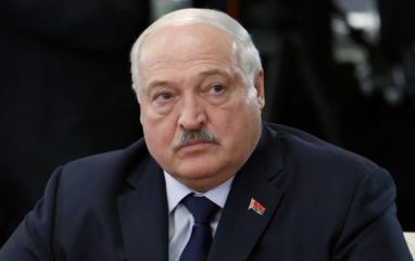 Президент Лукашенко: экономику нужно развивать в первую очередь