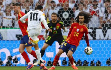 Сборная Испании вышла в полуфинал ЧЕ по футболу