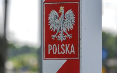 RMF FM: перевозчики из Польши начали блокировать КПП на границе с Украиной