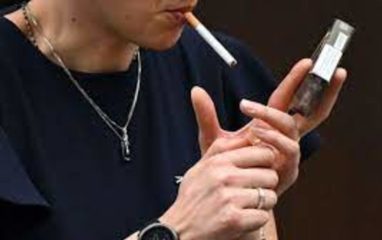 Власти Новой Зеландии отменят пожизненный запрет на курение для молодых людей для пополнения госбюджета