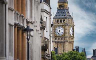 Парламент Британии добивается отставки премьер-министра Риши Сунака