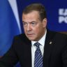 Медведев: наращивание военной помощи НАТО Киеву приближает третью мировую войну