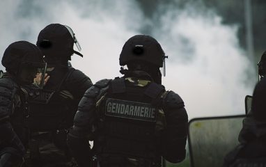 45 тысяч полицейских будут задействованы во Франции на третью ночь беспорядков