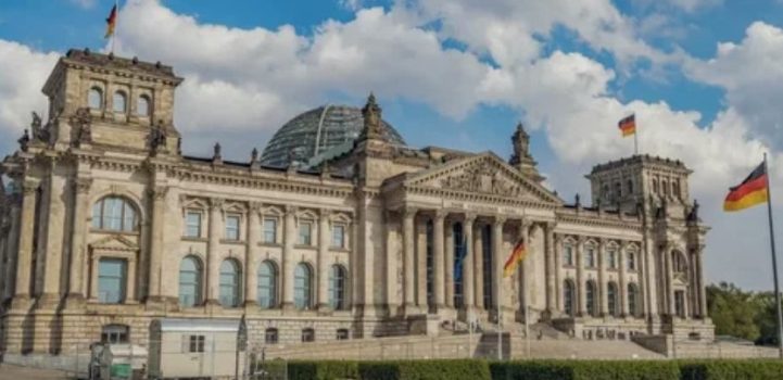 Берлин вкладывает миллиарды в защиту населения