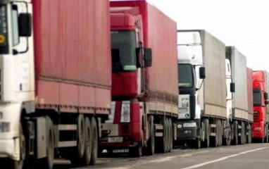 Практически 500 грузовиков стоят в очереди на выезд в Польшу