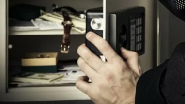 Администратор ресторана в Минске выкрал 6 тысяч рублей из сейфа