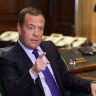 Медведев предложил Макрону «стать на сторону Франции»