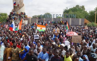 В Алжире выступили с мирной инициативой по Нигеру