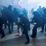 Протесты в Париже переросли в столкновения с массовыми задержаниями