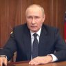 Путин обратился к военнослужащим в Кремле, назвав их настоящими защитниками в сложные времена