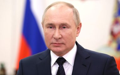 Путин обсудил с Совбезом России поддержку соотечественников