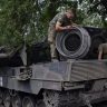 В Польше заработал центр по ремонту поставляемых в Украину танков Leopard