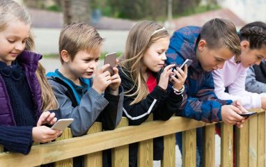 В школах Нидерландов запретили использование мобильных телефонов