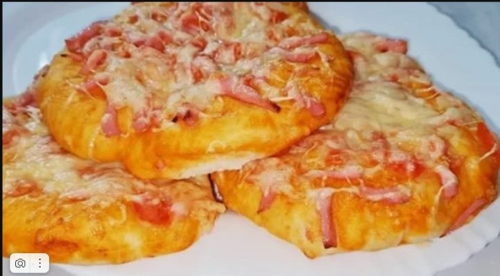 Минздрав меняет школьный буфет: пиццу и сосиски в тесте ограничат