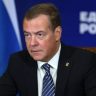 Медведев: запущенные Западом процессы грозят глобальной цифровой диктатурой